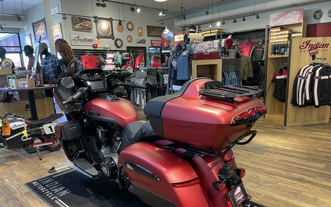 2025 Indian Pursuit Dark Horse 112 Sunset Red Smoke With Bla