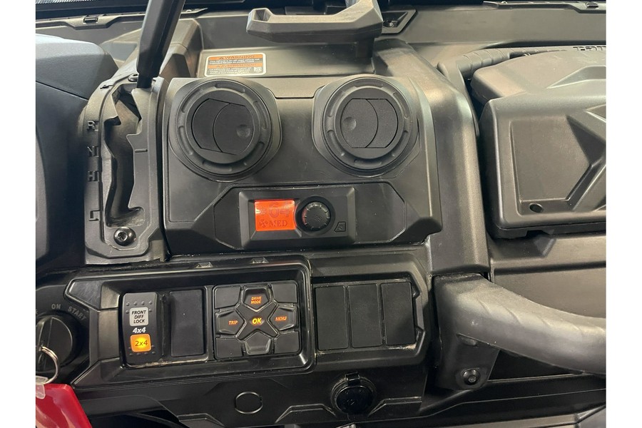 2025 Defender 6X6 Limited - Can-Am