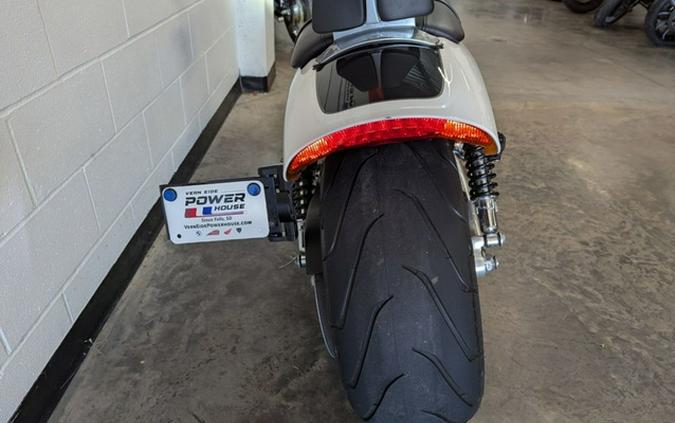 2016 Harley-Davidson V-Rod VRSCF - Muscle