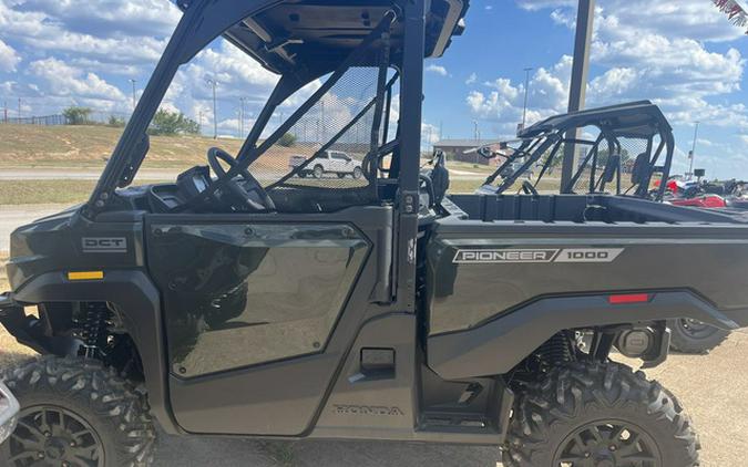 2026 Honda Pioneer 1000 Deluxe