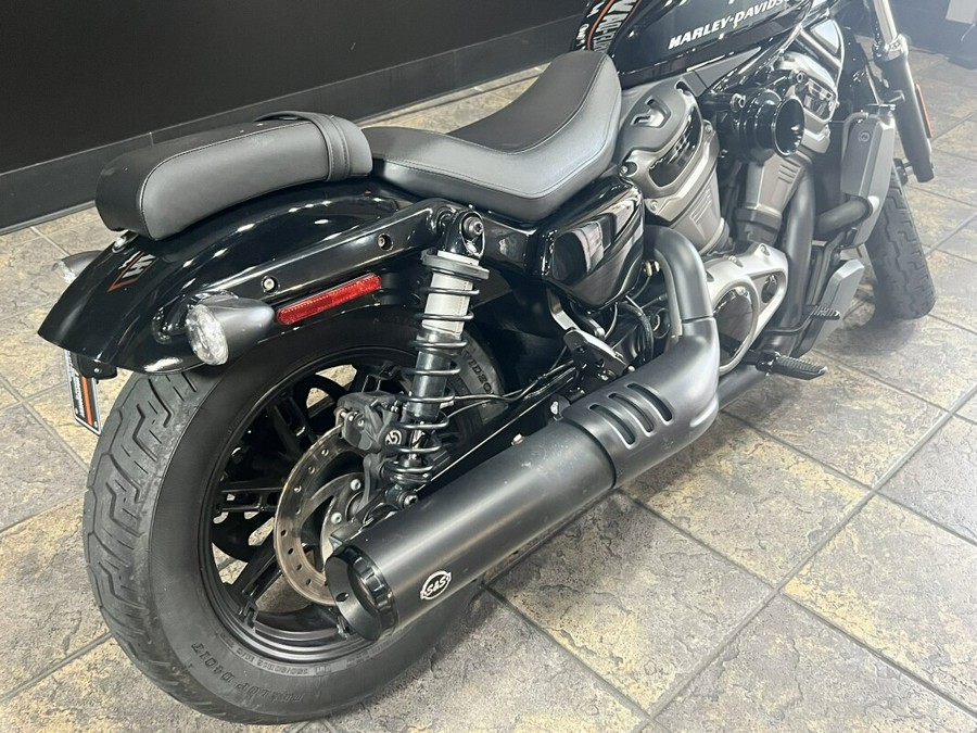 RH975 2022 Nightster™