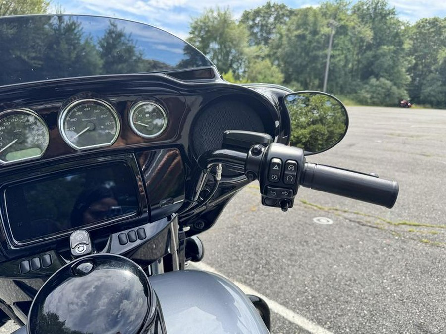 2019 Harley-Davidson® FLHXS - Street Glide® Special