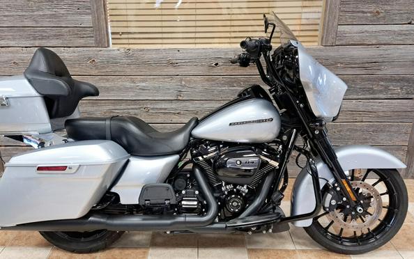 2019 Harley-Davidson Street Glide Special Barracuda Silver
