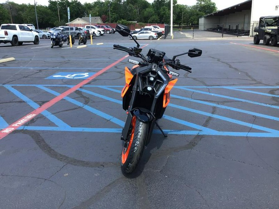 2024 KTM 990 Duke