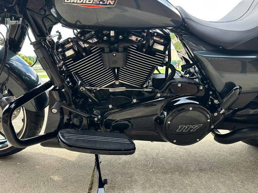 2025 Harley-Davidson Street Glide Iron Horse Metallic FLHX