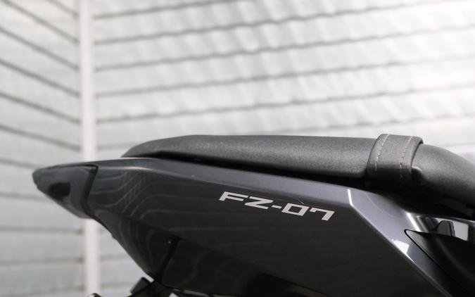 2015 YAMAHA FZ07