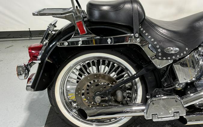 2005 Harley-Davidson® Heritage Softail® Classic Vivid Black