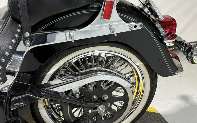 2005 Harley-Davidson® Heritage Softail® Classic Vivid Black