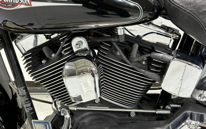 2005 Harley-Davidson® Heritage Softail® Classic Vivid Black