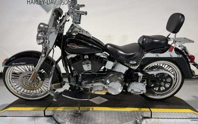 2005 Harley-Davidson® Heritage Softail® Classic Vivid Black