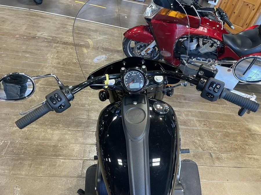 2023 Indian Motorcycle® Super Chief® Black Metallic