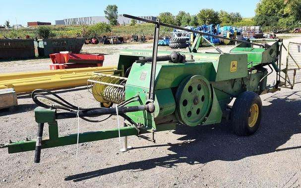 1977 John Deere 336