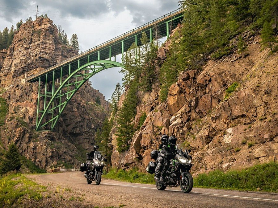 2025 Kawasaki Versys 1100 SE LT ABS