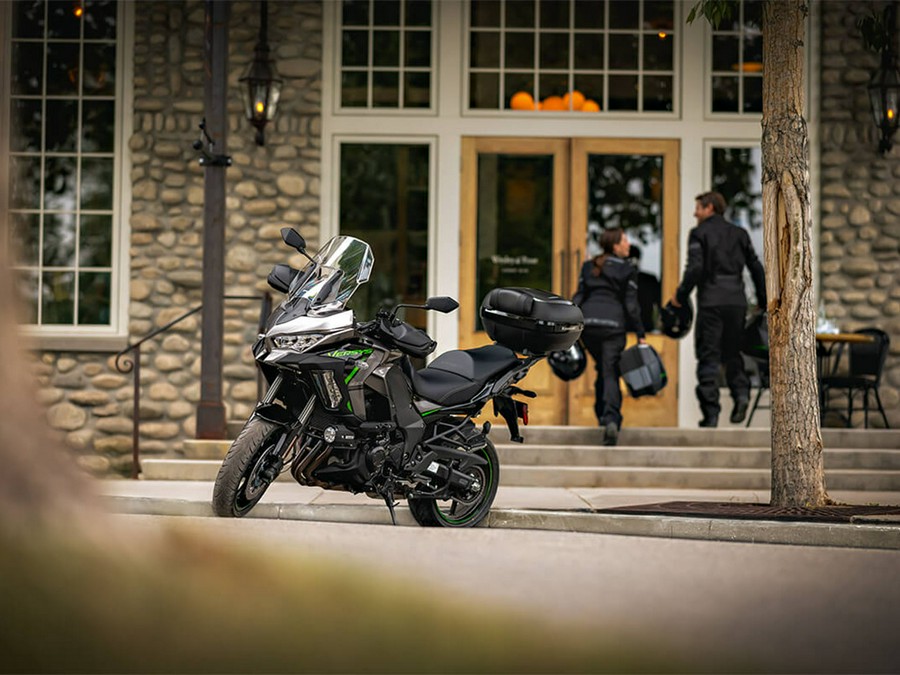 2025 Kawasaki Versys 1100 SE LT ABS