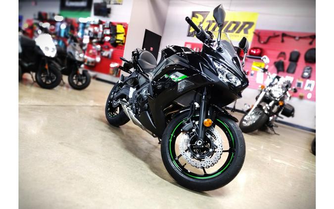2025 Kawasaki Ninja 650 Base