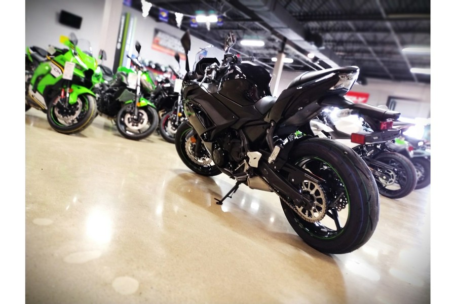 2025 Kawasaki Ninja 650 Base
