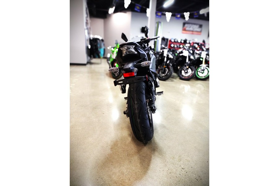 2025 Kawasaki Ninja 650 Base