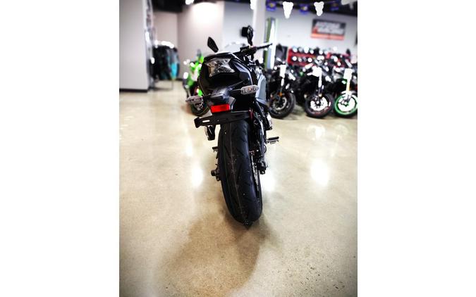 2025 Kawasaki Ninja 650 Base