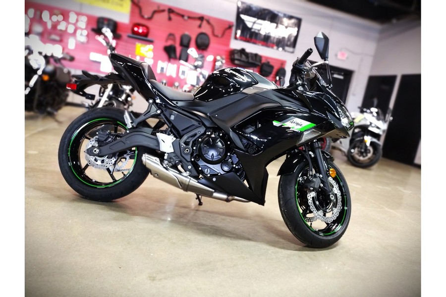 2025 Kawasaki Ninja 650 Base