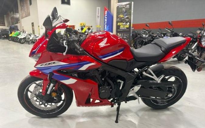 2026 Honda CBR650R E-Clutch