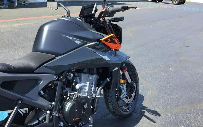 2024 KTM 990 Duke