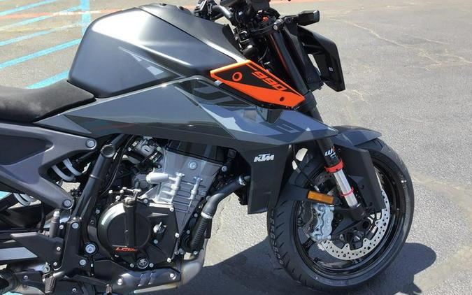 2024 KTM 990 Duke