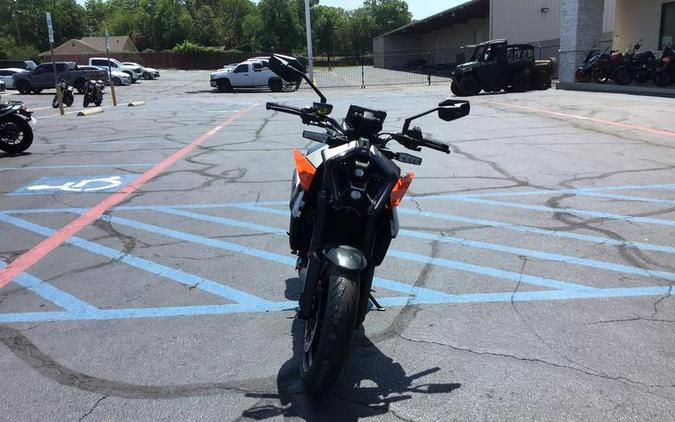 2024 KTM 990 Duke