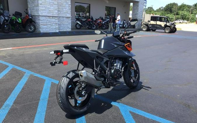 2024 KTM 990 Duke