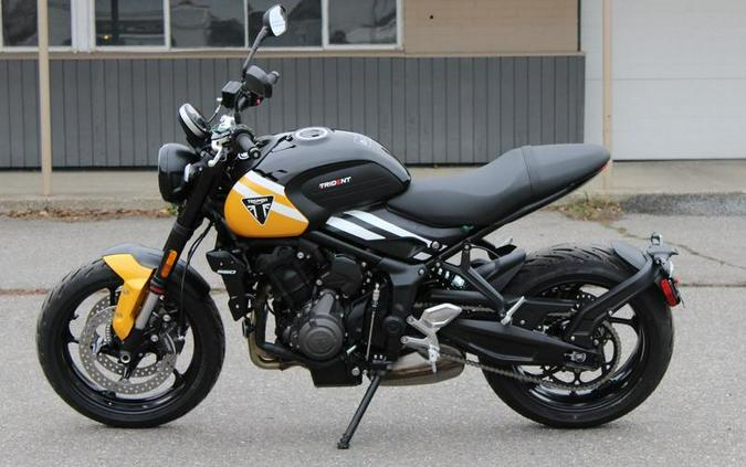 2025 Triumph Trident 660 Cosmic Yellow/Sapphire Black