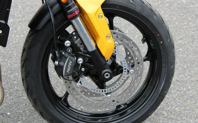 2025 Triumph Trident 660 Cosmic Yellow/Sapphire Black