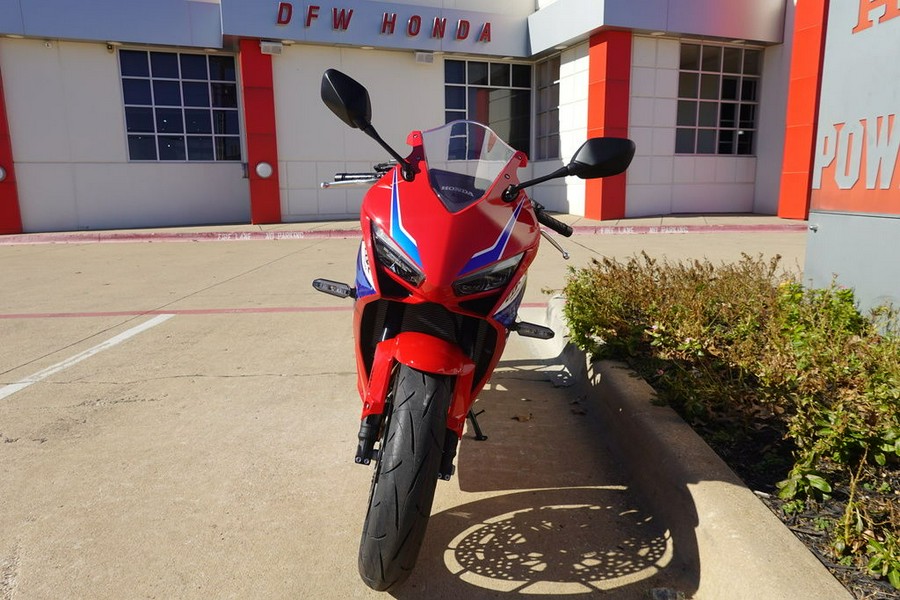 2025 Honda CBR650R E-Clutch