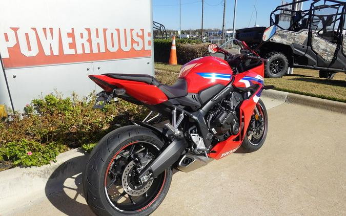 2025 Honda CBR650R E-Clutch