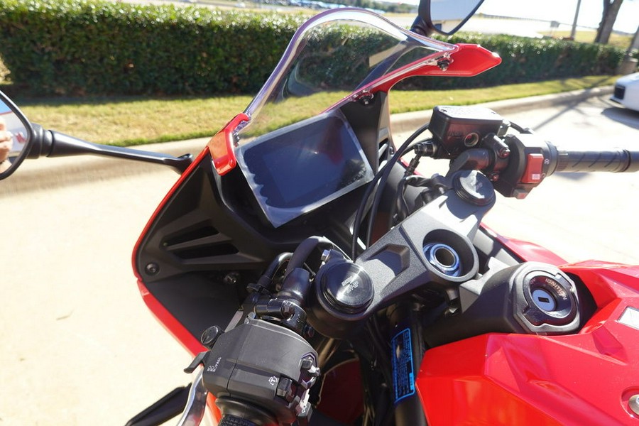 2025 Honda CBR650R E-Clutch