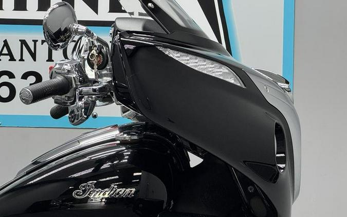 2017 Indian Motorcycle® Roadmaster® Thunder Black