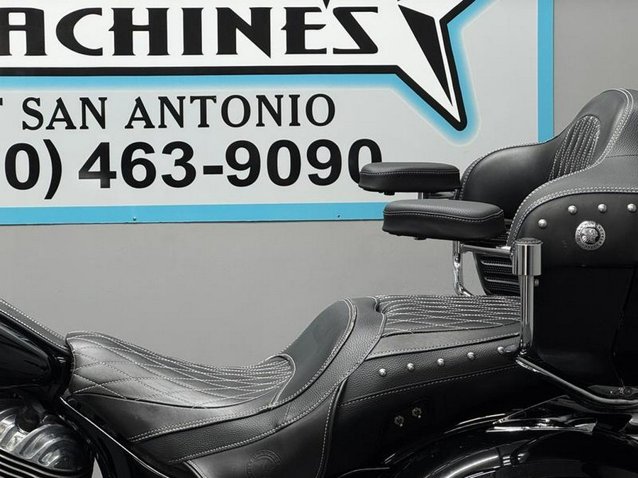 2017 Indian Motorcycle® Roadmaster® Thunder Black