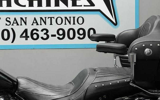 2017 Indian Motorcycle® Roadmaster® Thunder Black