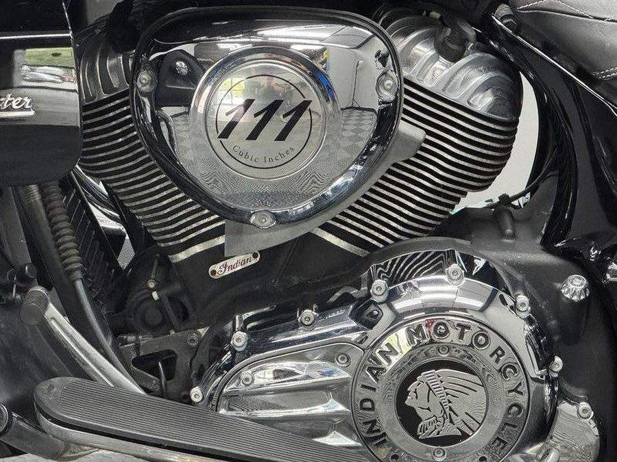 2017 Indian Motorcycle® Roadmaster® Thunder Black