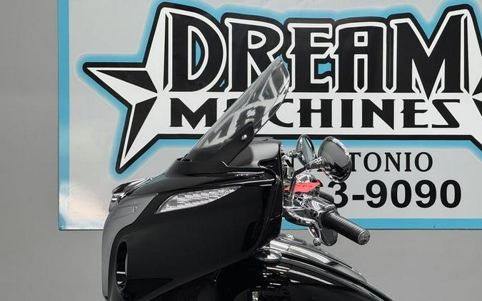 2017 Indian Motorcycle® Roadmaster® Thunder Black