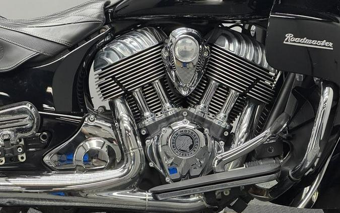 2017 Indian Motorcycle® Roadmaster® Thunder Black