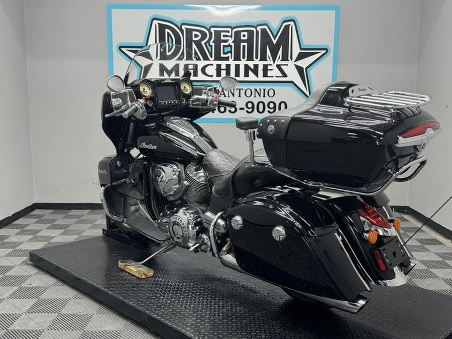 2017 Indian Motorcycle® Roadmaster® Thunder Black