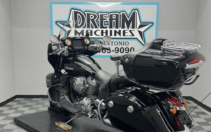 2017 Indian Motorcycle® Roadmaster® Thunder Black