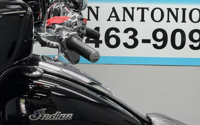 2017 Indian Motorcycle® Roadmaster® Thunder Black