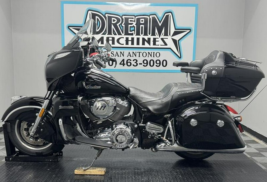 2017 Indian Motorcycle® Roadmaster® Thunder Black