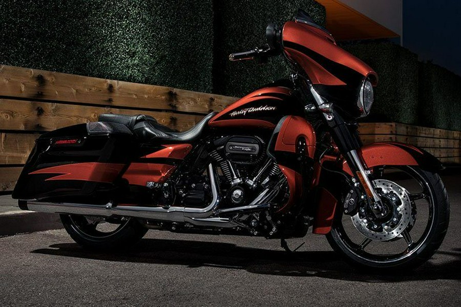 2017 Harley-Davidson CVO™ Street Glide®