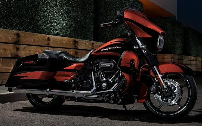 2017 Harley-Davidson CVO™ Street Glide®