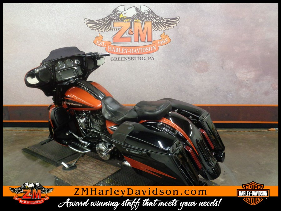 2017 Harley-Davidson CVO™ Street Glide®