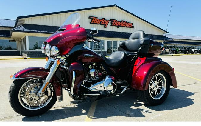 2016 Harley-Davidson® FLHTCUTG TRI GLIDE