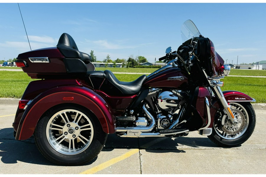 2016 Harley-Davidson® FLHTCUTG TRI GLIDE