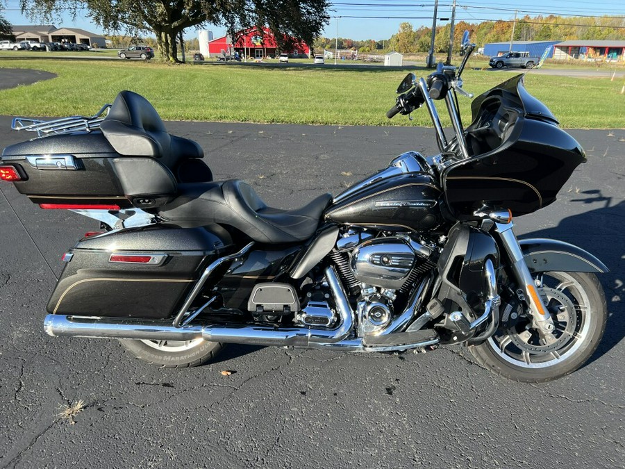 2017 Harley-Davidson® Road Glide® Ultra Black Quartz