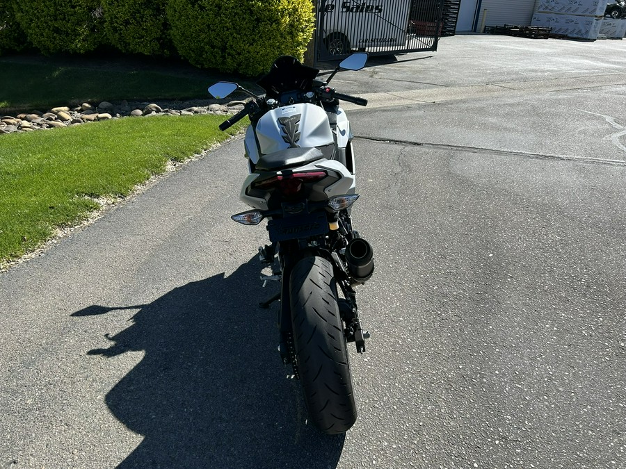 2025 Kawasaki Ninja® 500